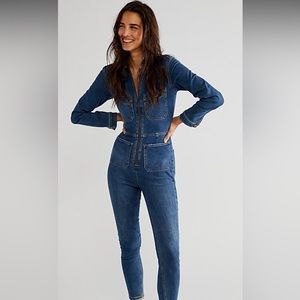 Free people Lennox jumpsuit in denim. Size xs
